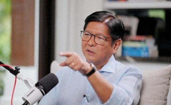 顺配宝 传言美国要推翻小马科斯，菲军方妄想把中国拖下水